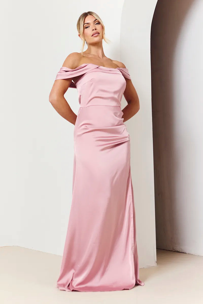 strapless open back dress In The Style - Satin Bardot Ruched Maxi Dress - Rose Pink