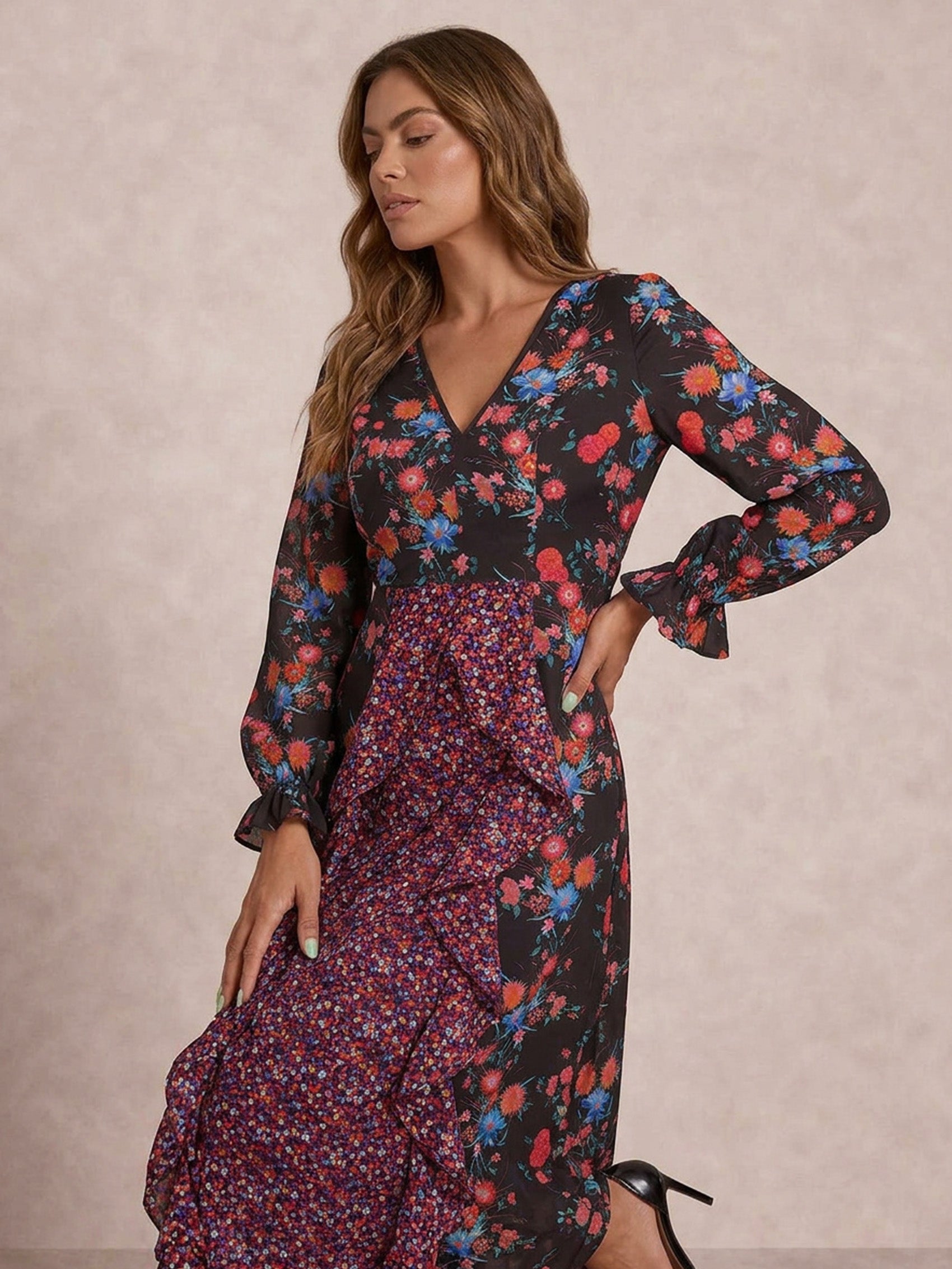Long Sleeve Plunge Floral Printed Midi Dress in Black