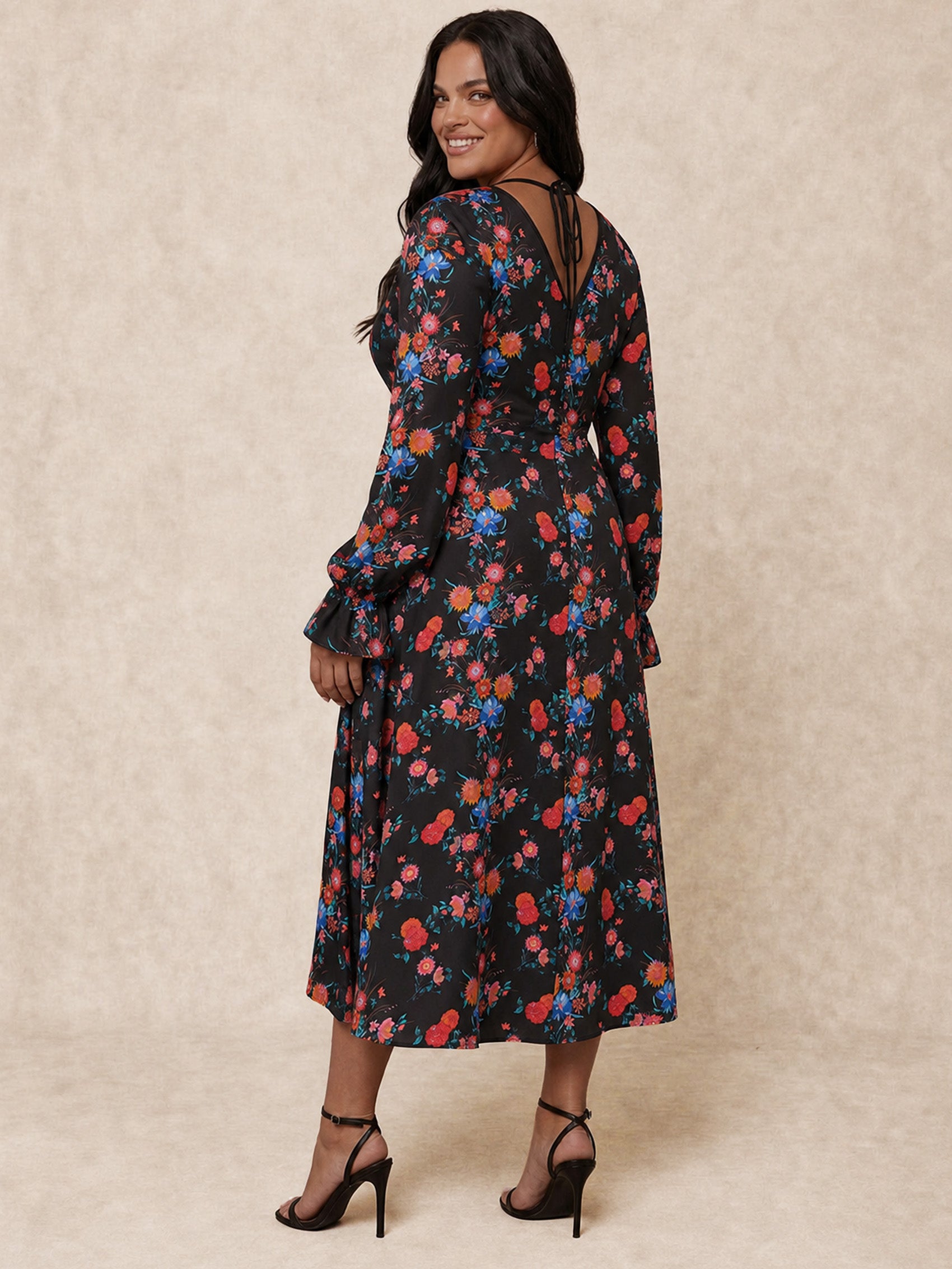 Plus Size Long Sleeve Plunge Floral Printed Midi Dress in Black