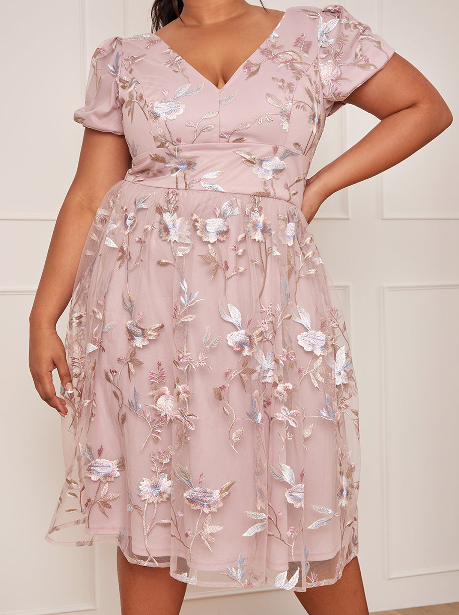Plus Size Short Sleeve Floral Embroidered Midi Dress in Pink