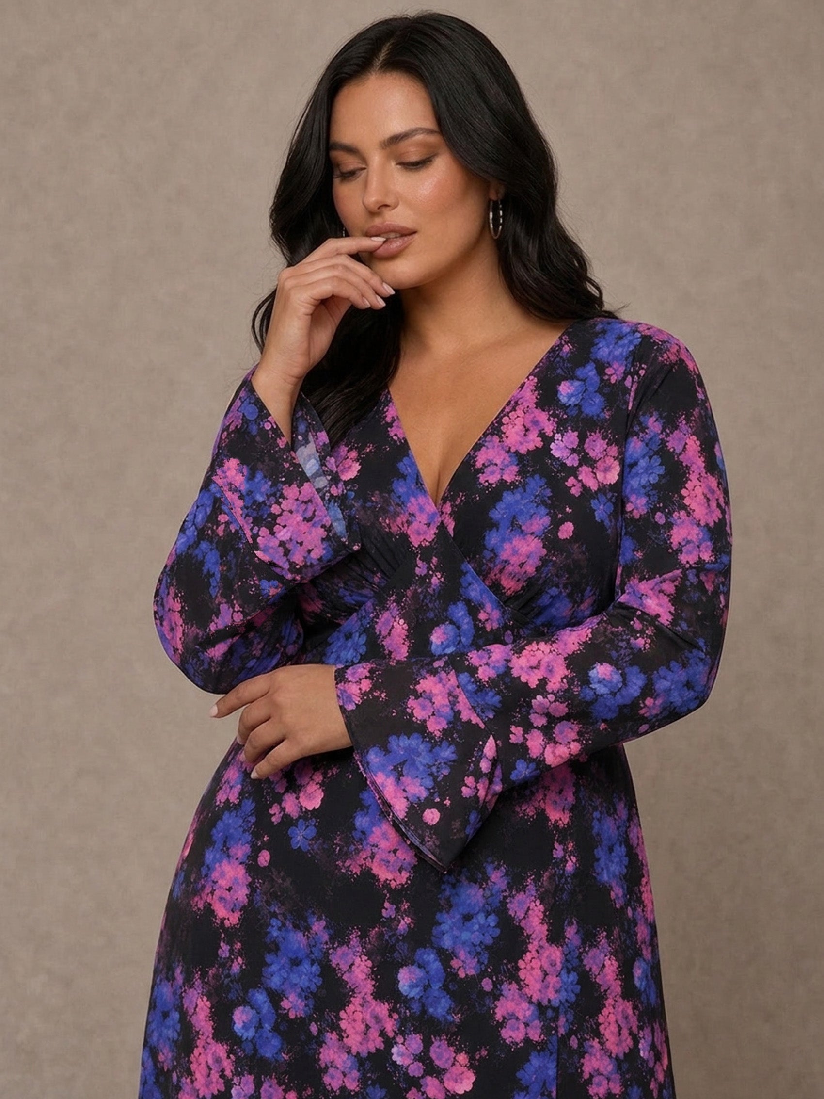 Plus Size Long Sleeve V Neck Floral Print Midi Dress in Black