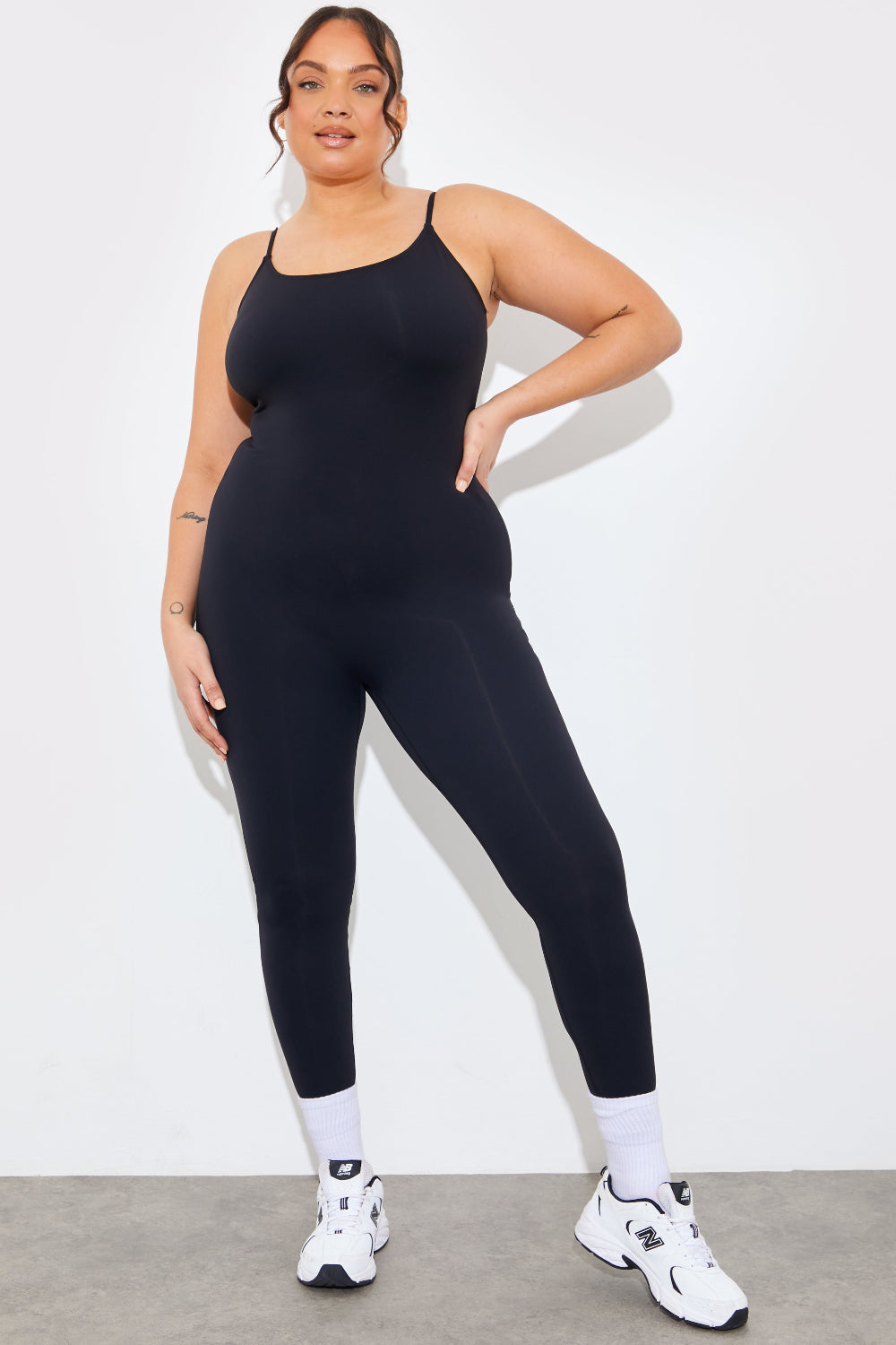 Contour Built-In Bra Scoop Neck Strappy Unitard