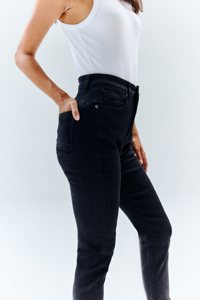 The Miracle Skinny Jean in Black