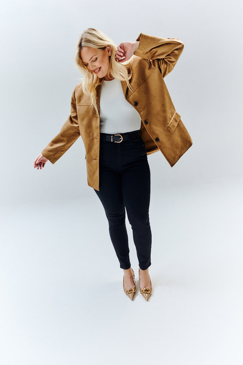 The Miracle Skinny Jean in Black