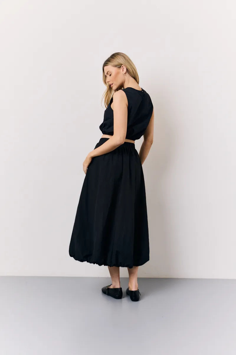 In The Style Balloon Co-Ord Midi Skirt in Black