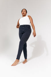 Isobelle Skinny Jean in Black