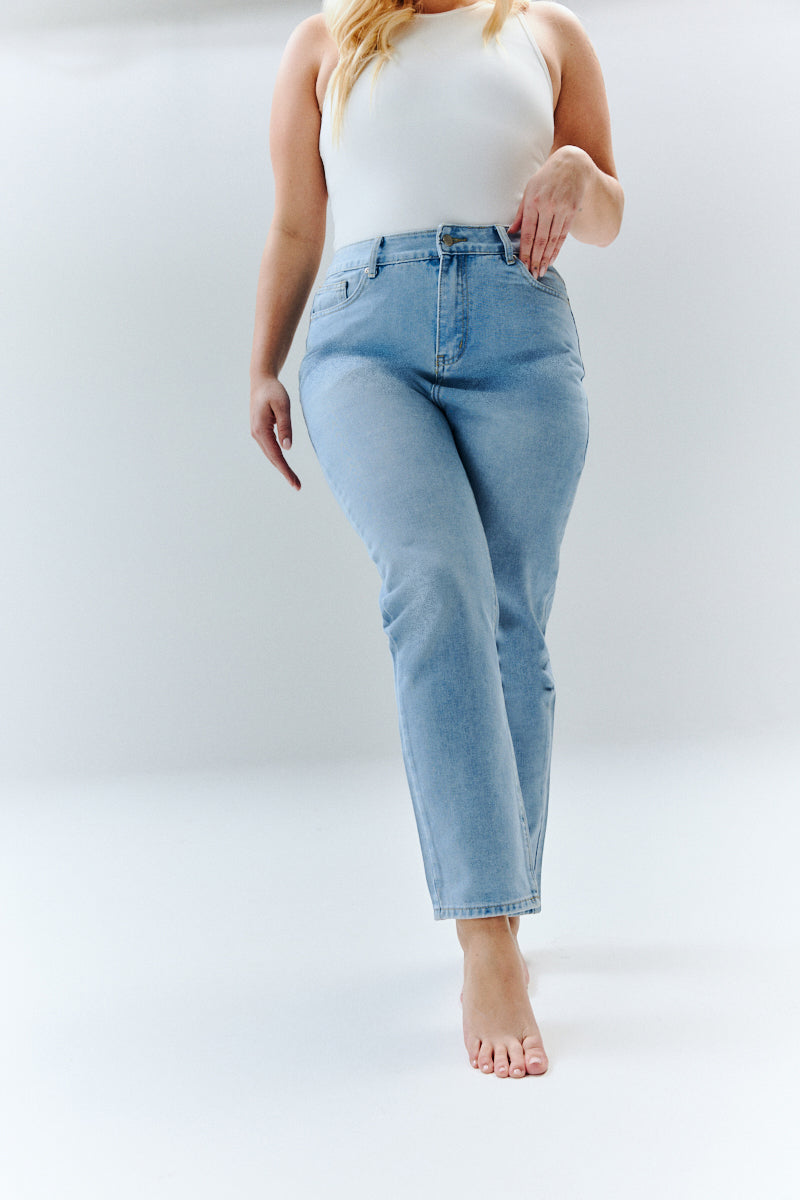 Sofia Straight Mom Jeans