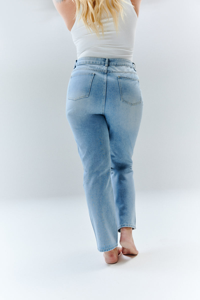 Sofia Straight Mom Jeans
