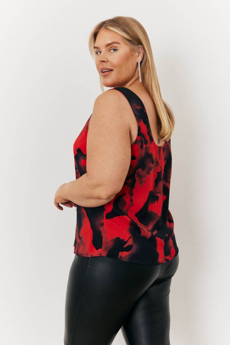 Abstract Scoop Cami Top