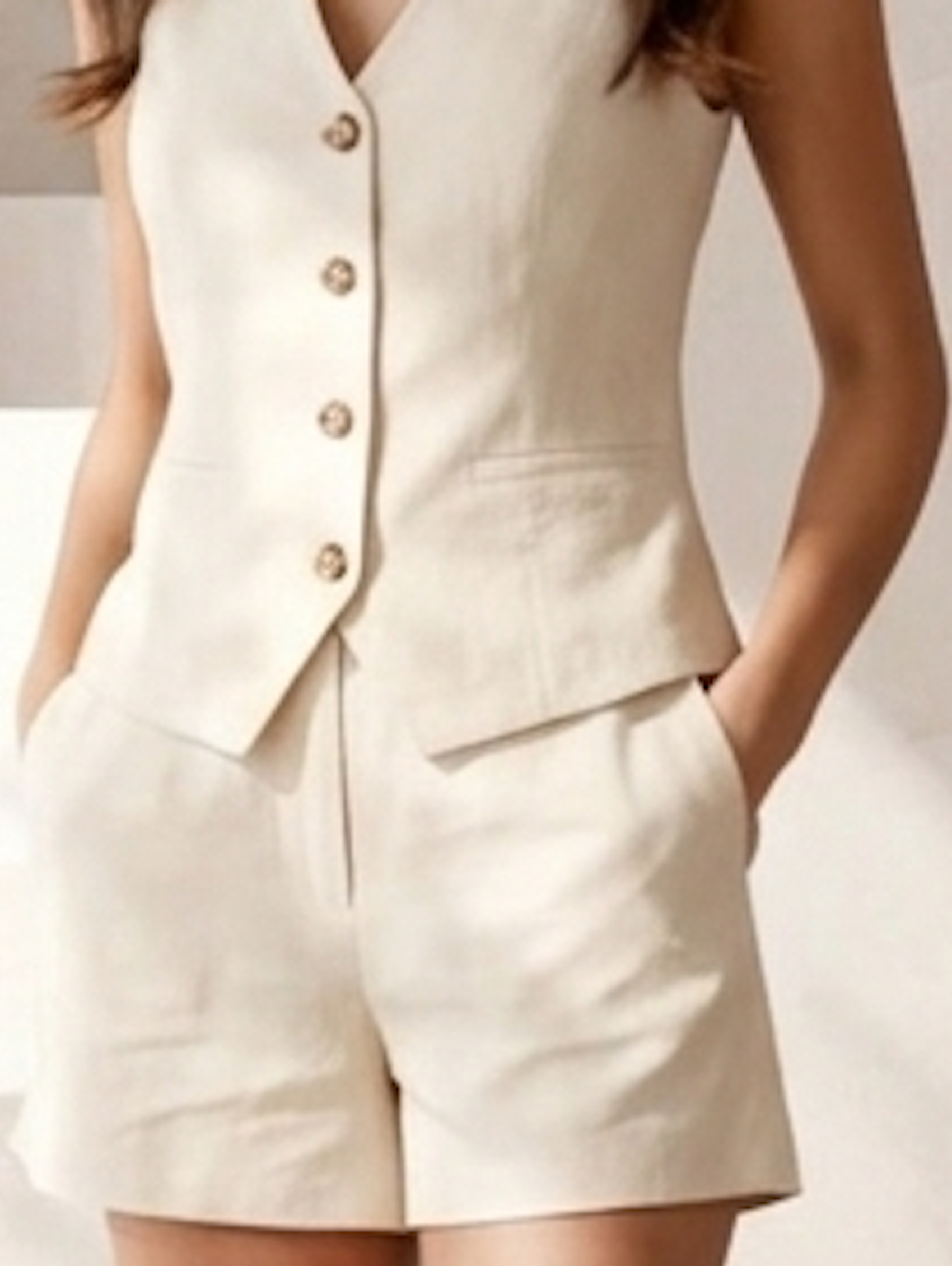 Tailored Short in Cream