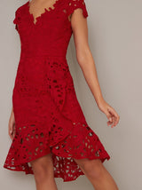 Lace Cap Sleeved Ruffle Midi Dress in Red