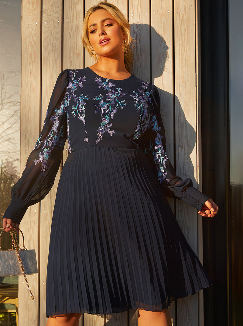 Plus Size Floral Embroidered Pleated Midi Dress in Navy