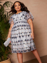 Plus Size V Neck Floral Embroidered Lace Midi Dress in Blue