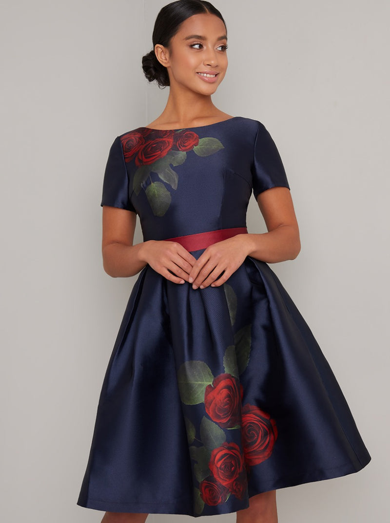 Petite Short Sleeved Bold Print Midi Dress in Blue – Chi Chi London