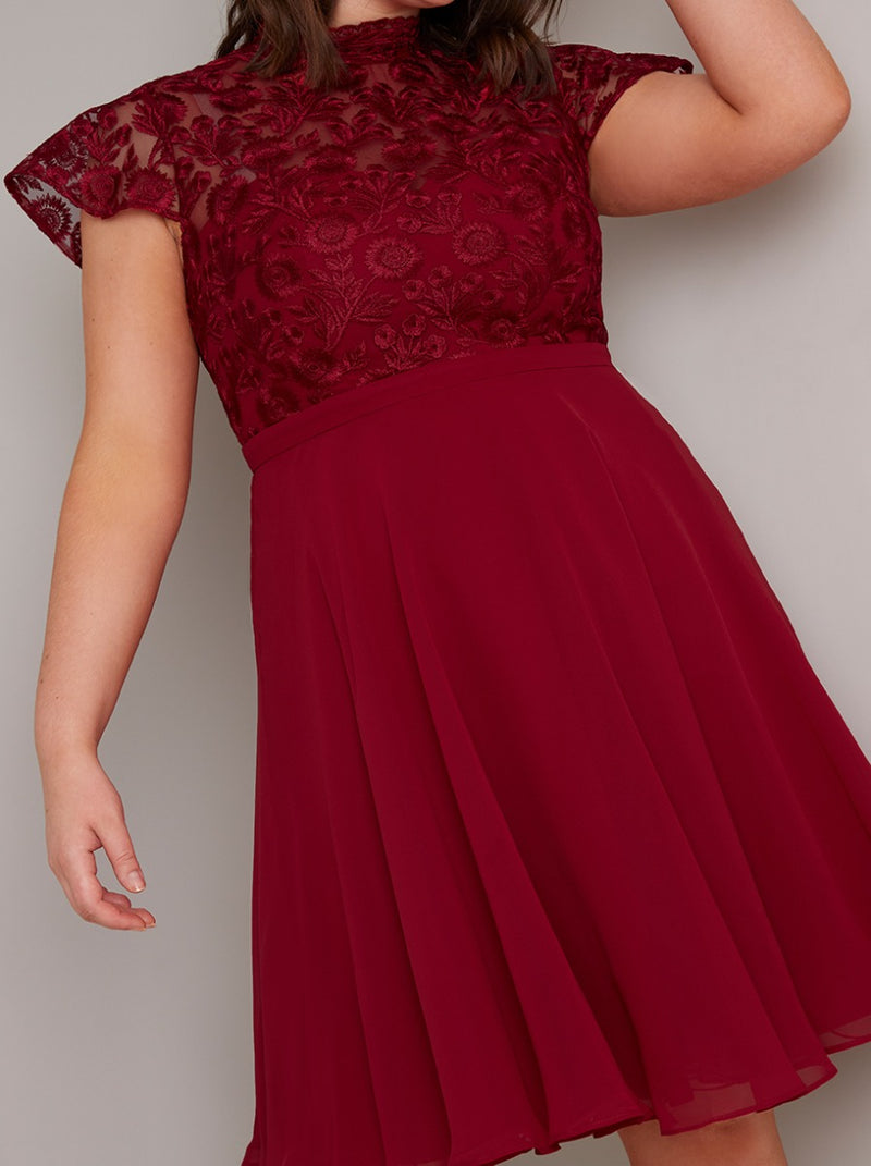 Plus Size Lace Cap Sleeved Chiffon Midi Dress in Red