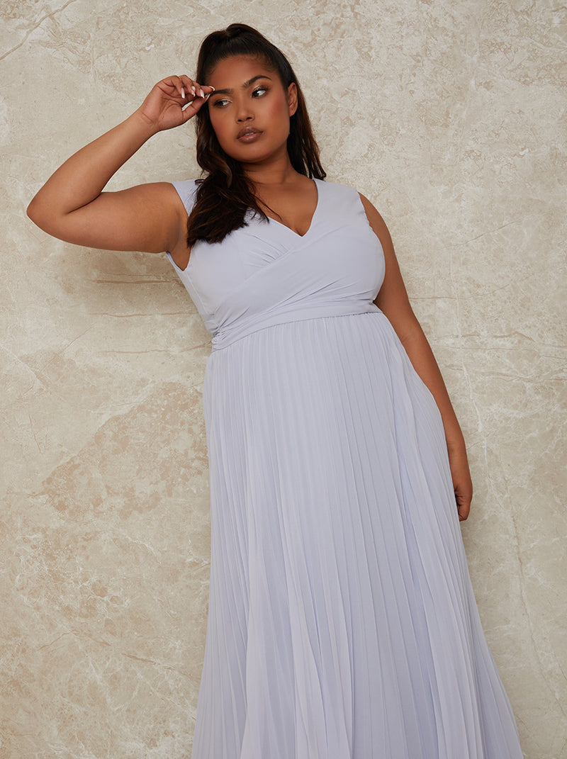 Plus Size V Neck Pleated Maxi Dress in Blue – Chi Chi London