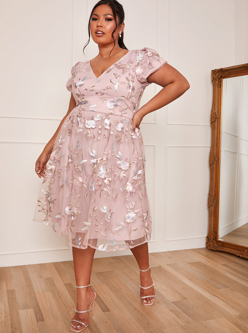 Plus Size Short Sleeve Floral Embroidered Midi Dress in Pink
