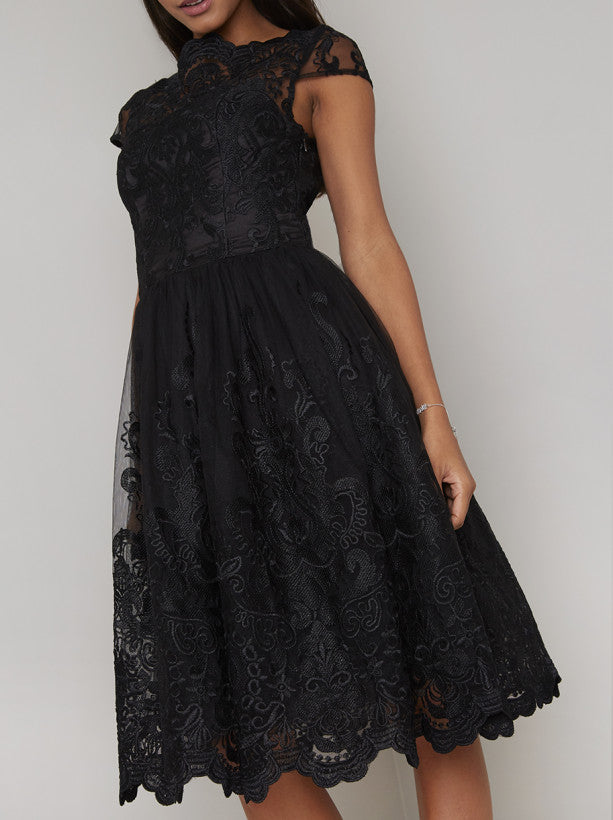 Lace Overlay Cap Sleeve Midi Dress in Black